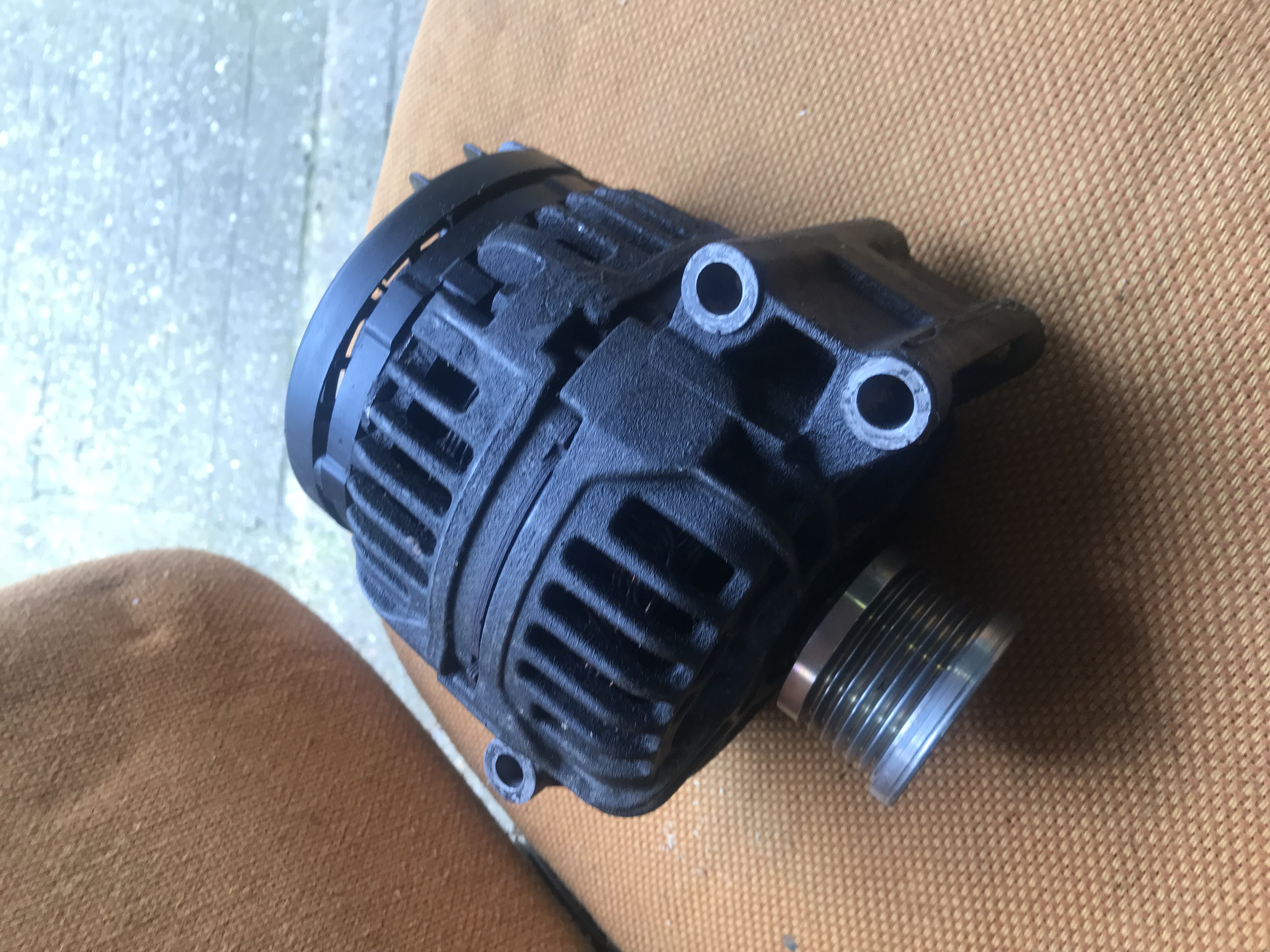 Alternateur Clio 2 a verifier (1)